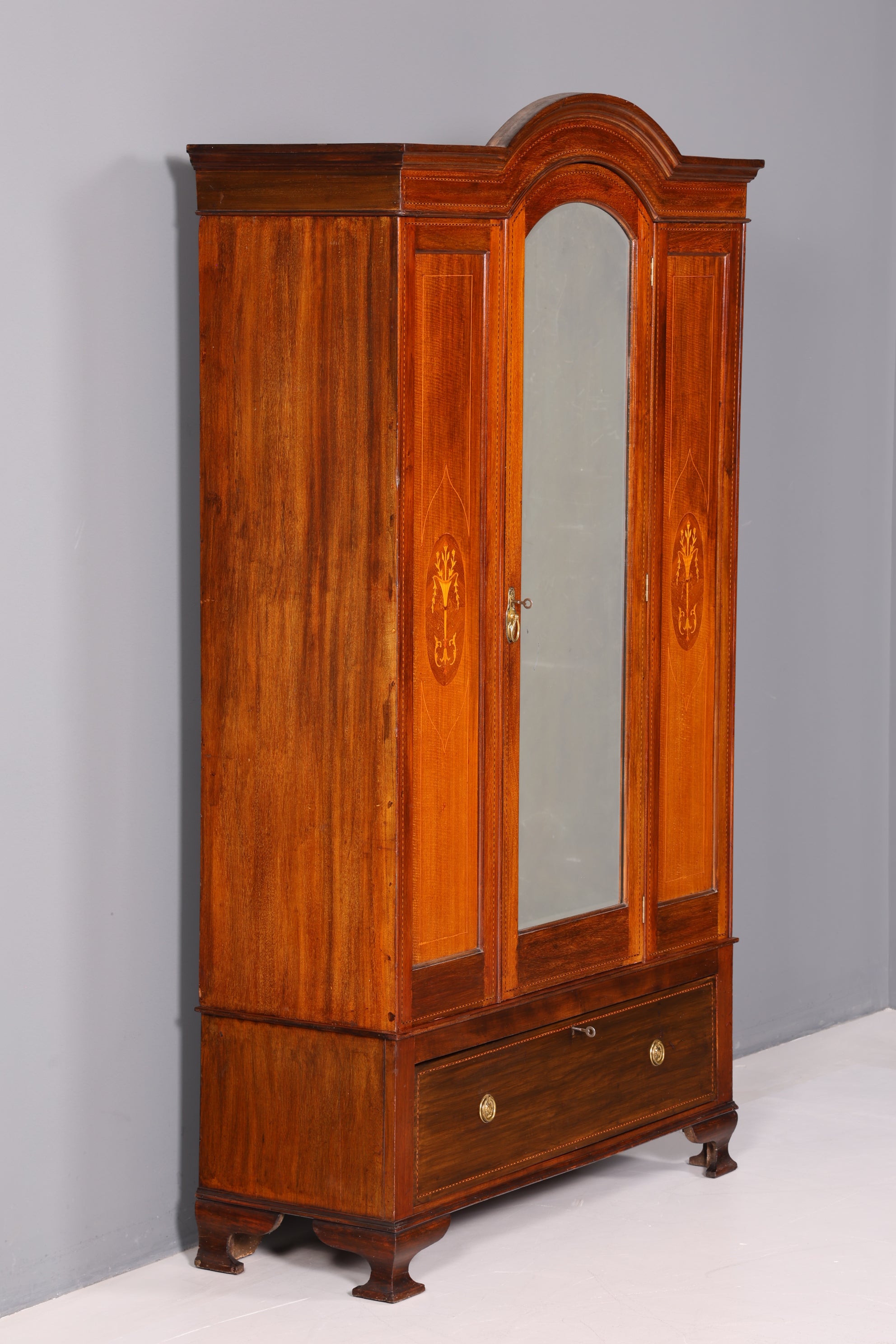 Traumhafter Jugendstil Kleiderschrank um 1910 Englisch Massiv Holz Antik Schrank Dielenschrank Wäscheschrank