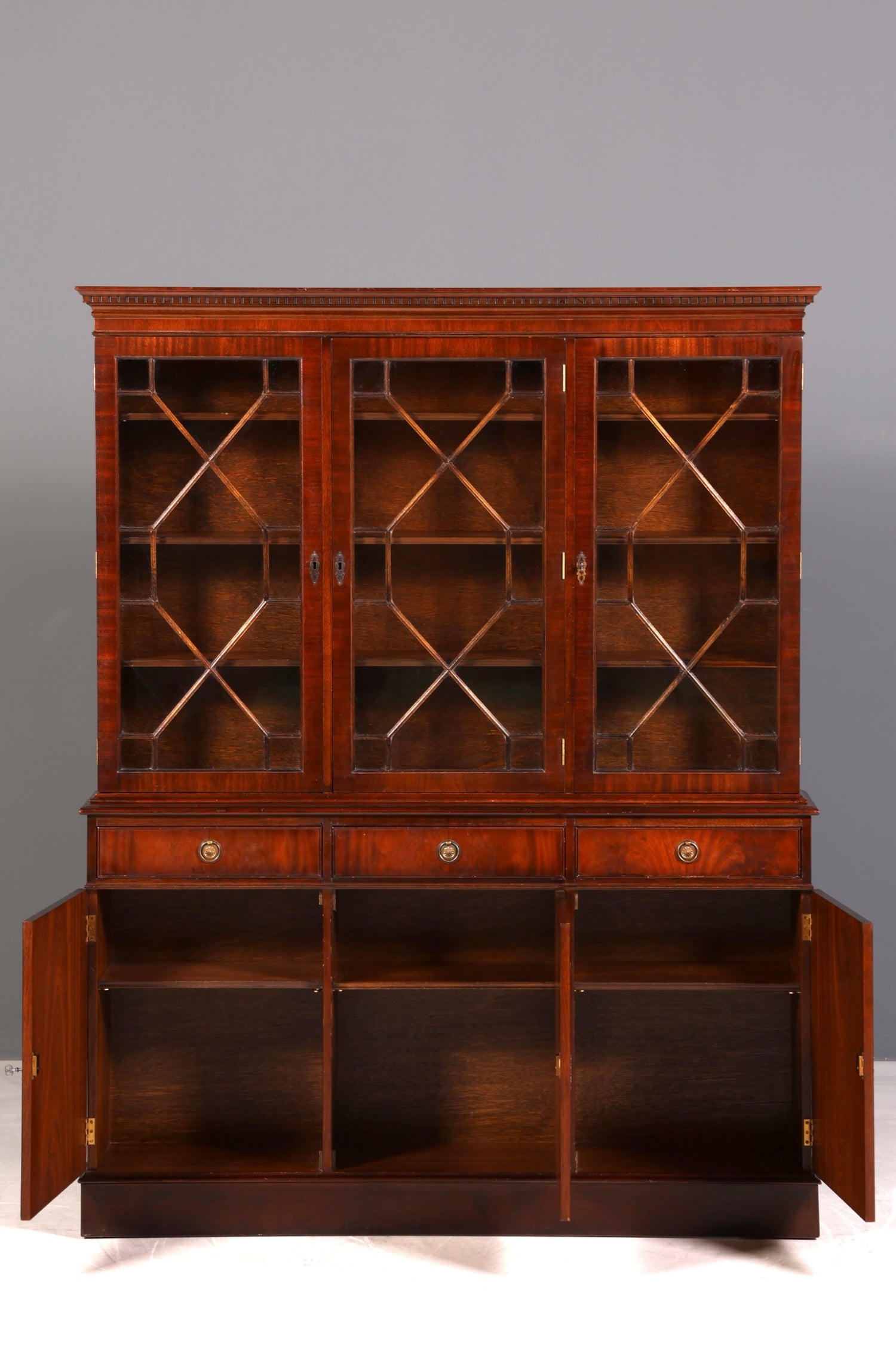 Wunderschöne Englische Vitrine Bibliothek Bücherschrank UK Buffet Schrank 60s Jahre