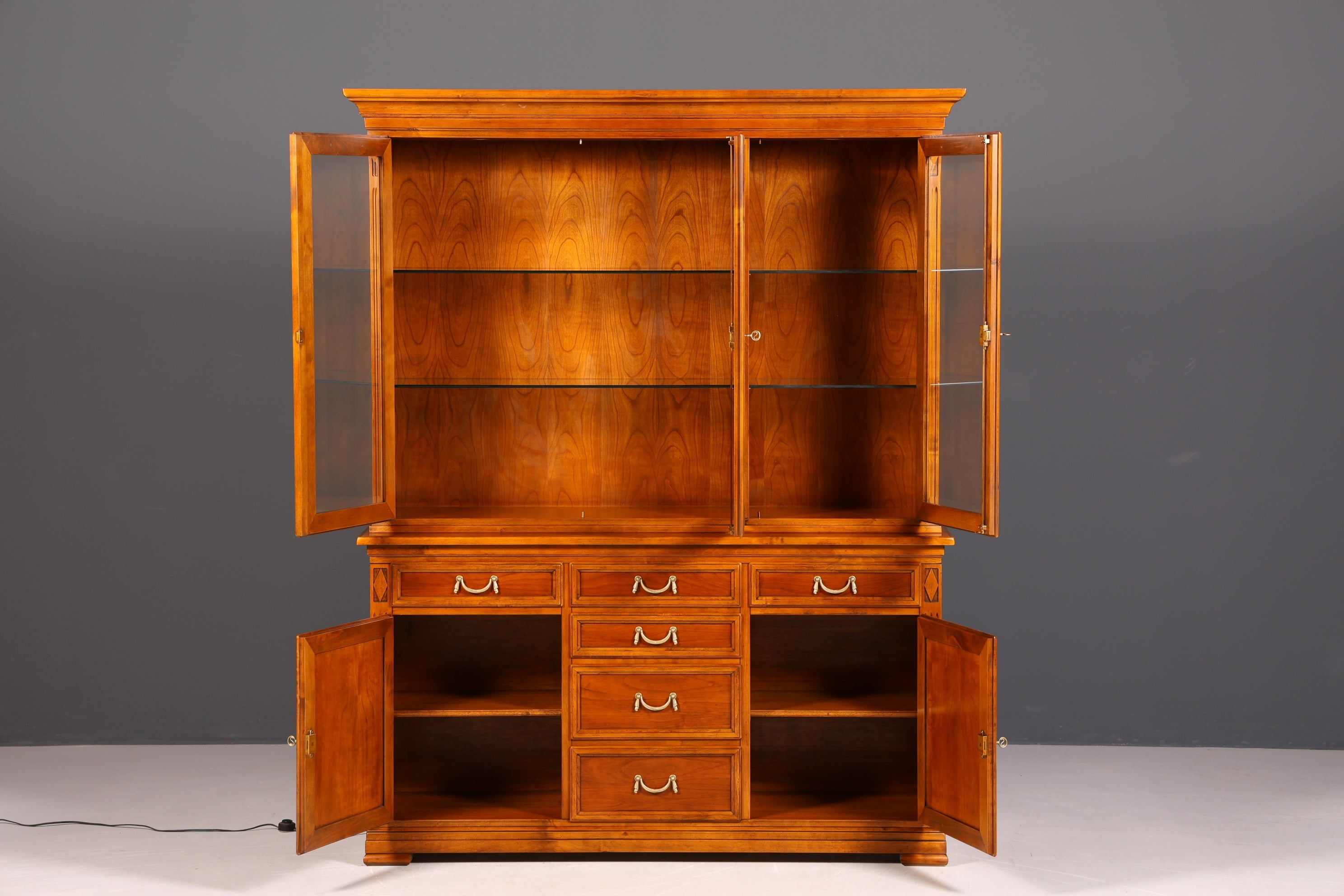 Traumhafte Original Selva Vitrine Antik Stil massiv Holz Buffet Villa Borghese Schrank Bibliothek