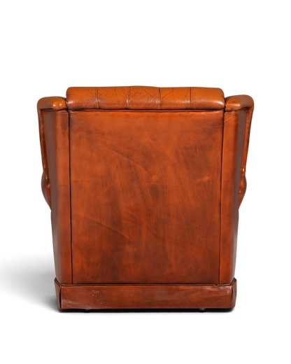Hauptstadt Möblerei Chesterfield Sessel in cognacfarbenem Echtleder, Rückansicht des klassischen englischen Sessels