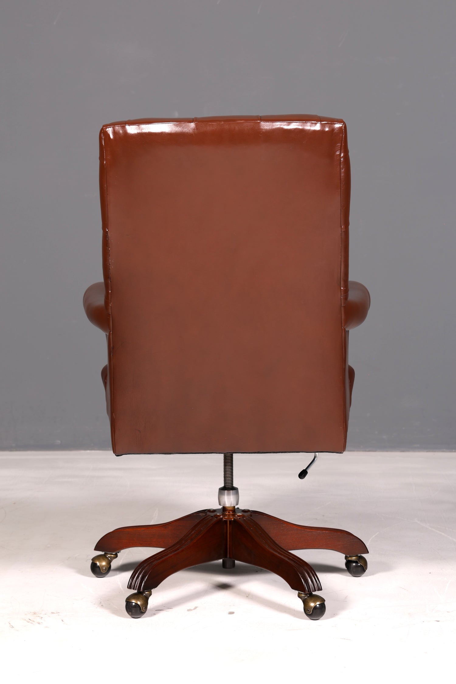 Elegante Chesterfield-directiestoel, bureaustoel van echt leer, bruin, draaistoel, werkstoel, kantoorstoel