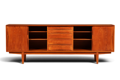 Hauptstadt Möblerei Dyrlund Mid Century Sideboard aus Teakholz mit Schiebetüren und Schubladen im dänischen Design