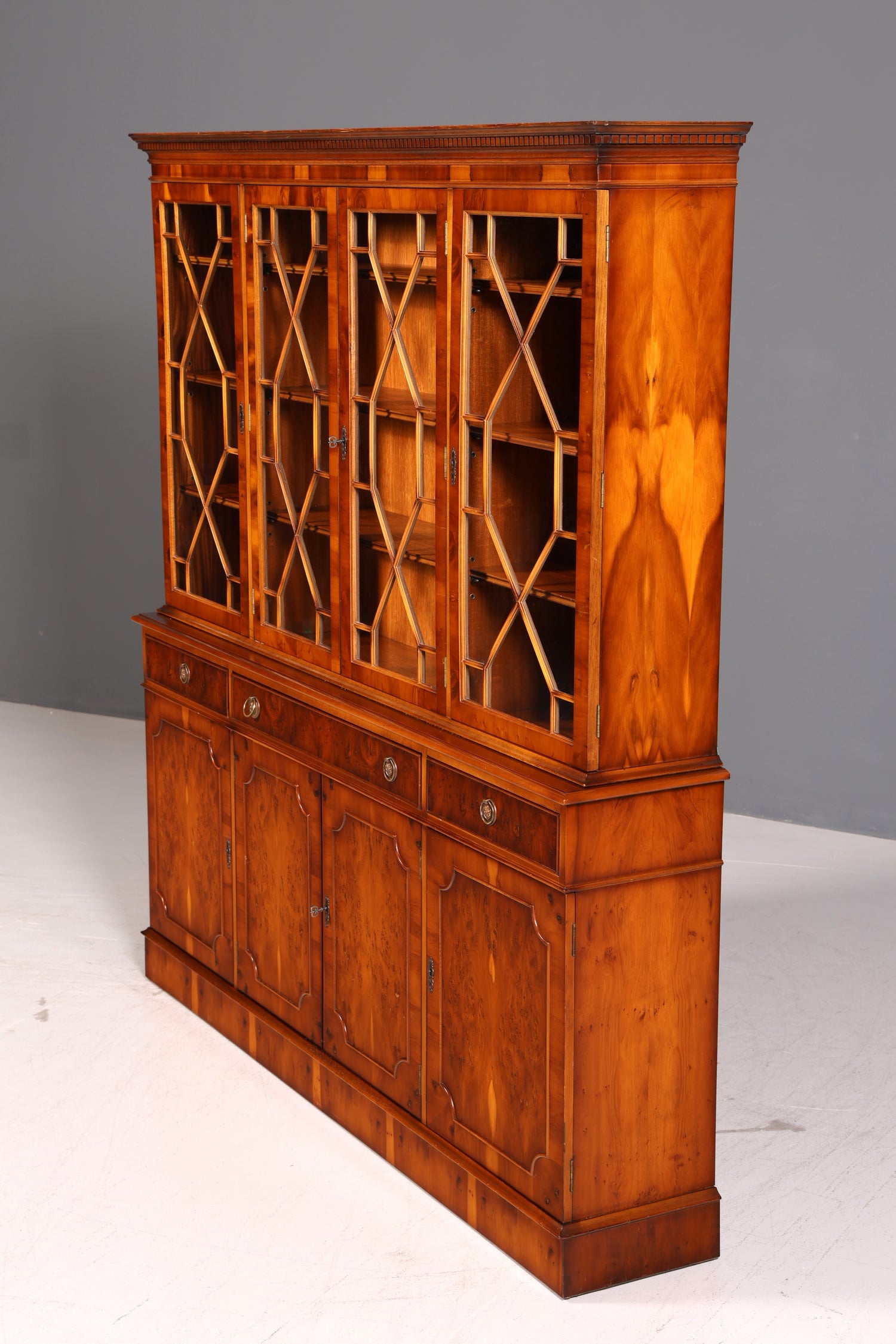 Wunderschöne Englische Vitrine Bücherschrank Buffet Englisch Glasvitrine Bibliothek Vitrinenschrank