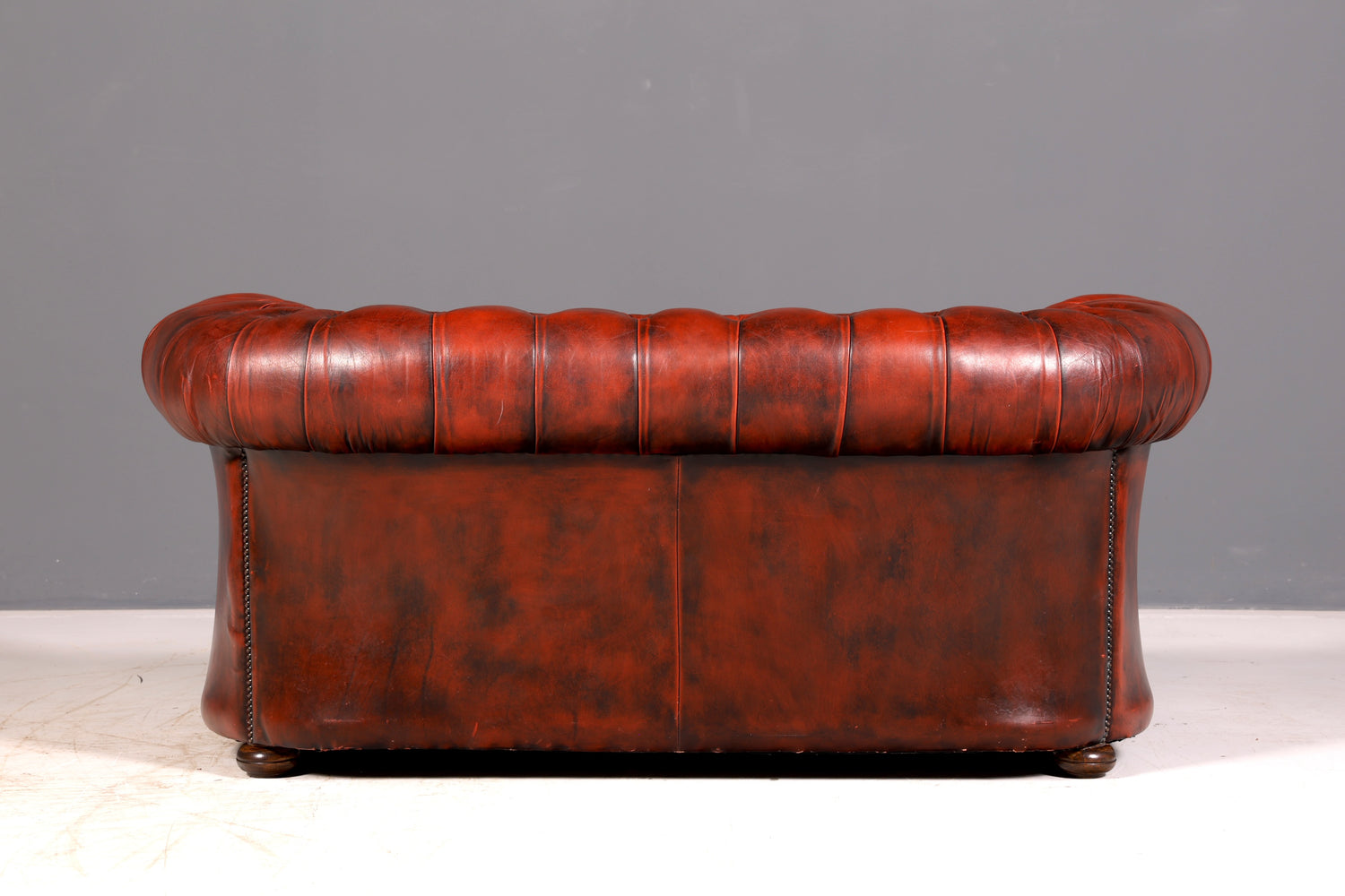 Wunderschönes Original Chesterfield Sofa 2-Sitzer Couch England Echtleder Polstersofa Ledersofa