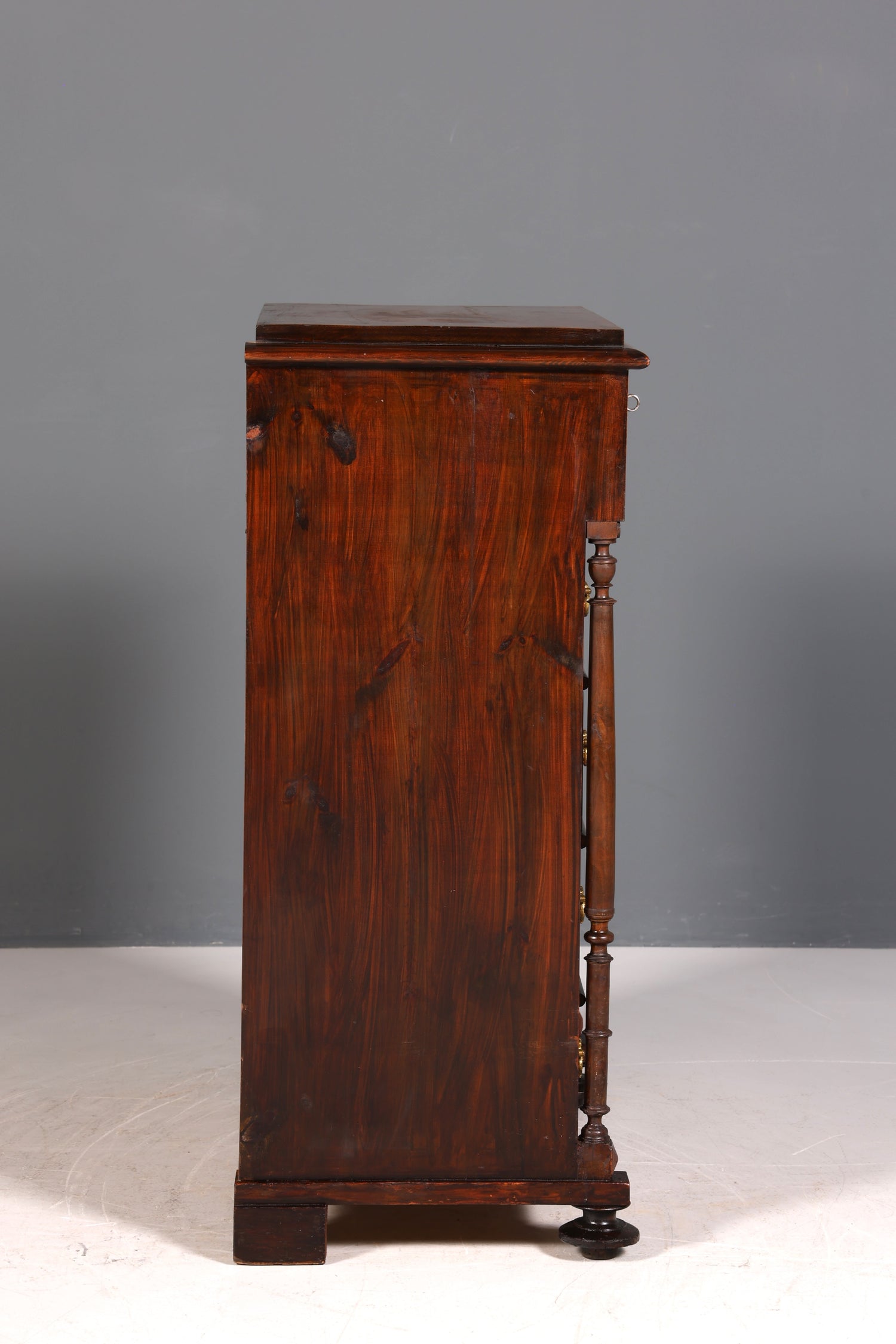 Beautiful Gründerzeit (late 19th-century) Louis Philippe chest of drawers, circa 1880