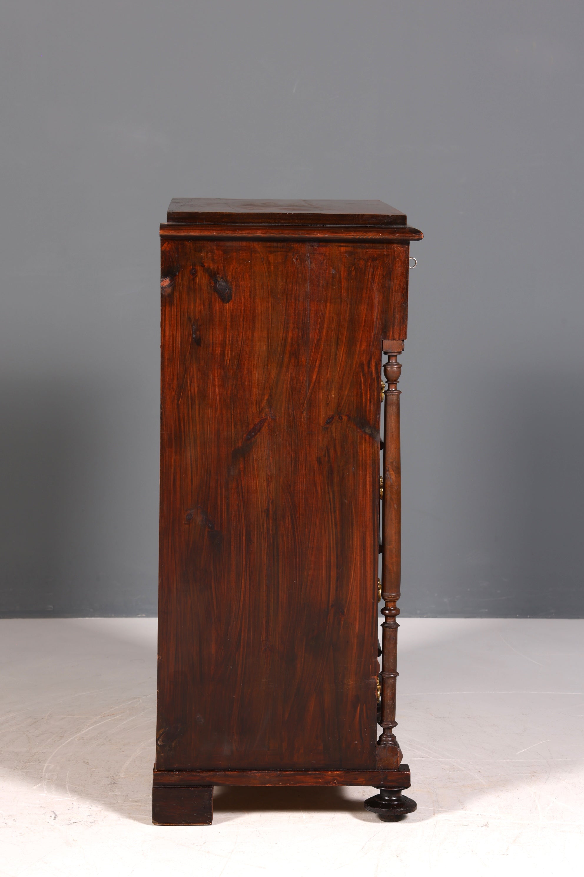 Beautiful Gründerzeit (late 19th-century) Louis Philippe chest of drawers, circa 1880