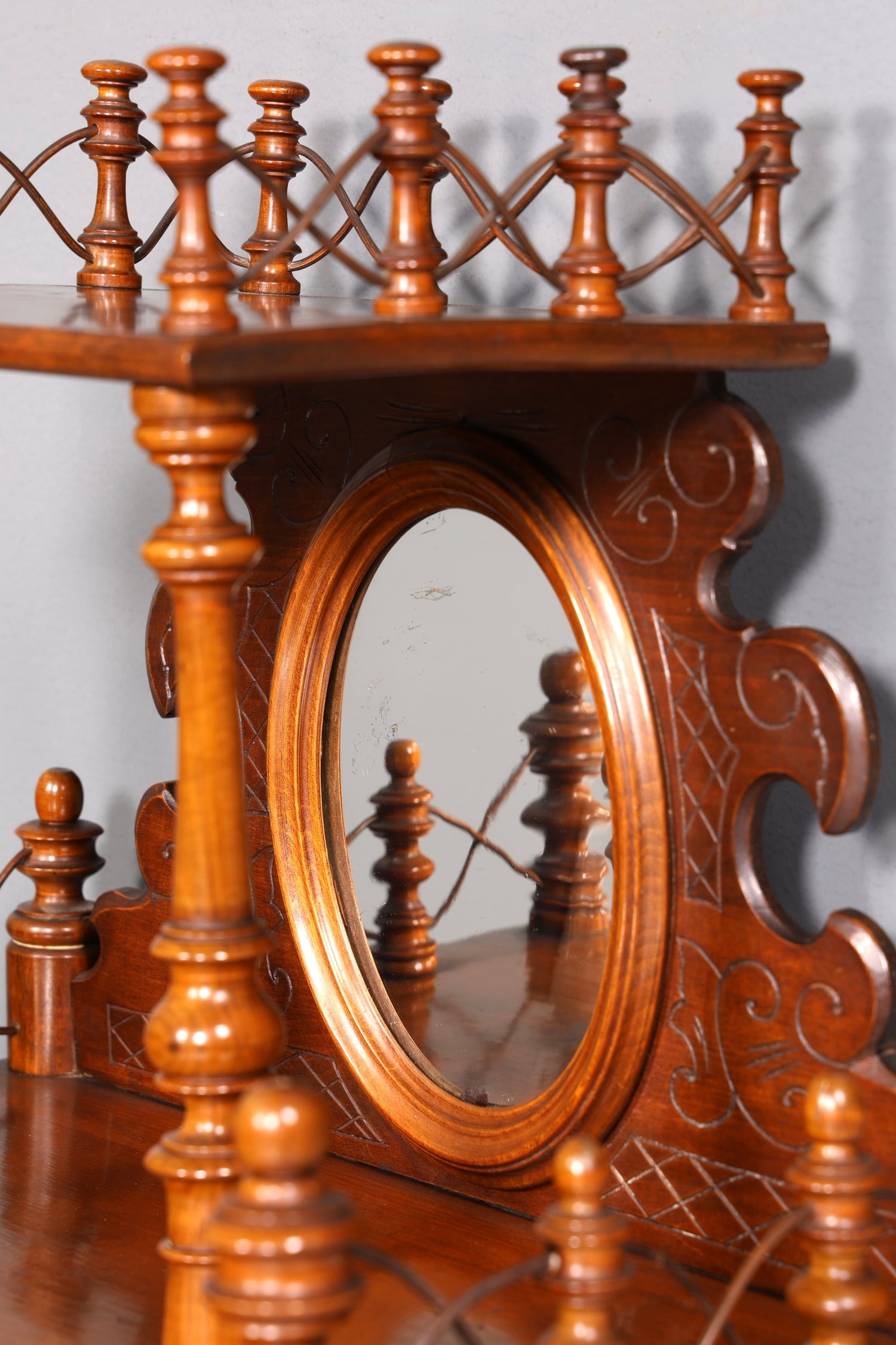 Edle Gründerzeit Vitrine um 1880 Schränkchen Antik Louis Philippe Etagere Vertiko Nussbaum Glasvitrine Bücherregal Schrank Vintage