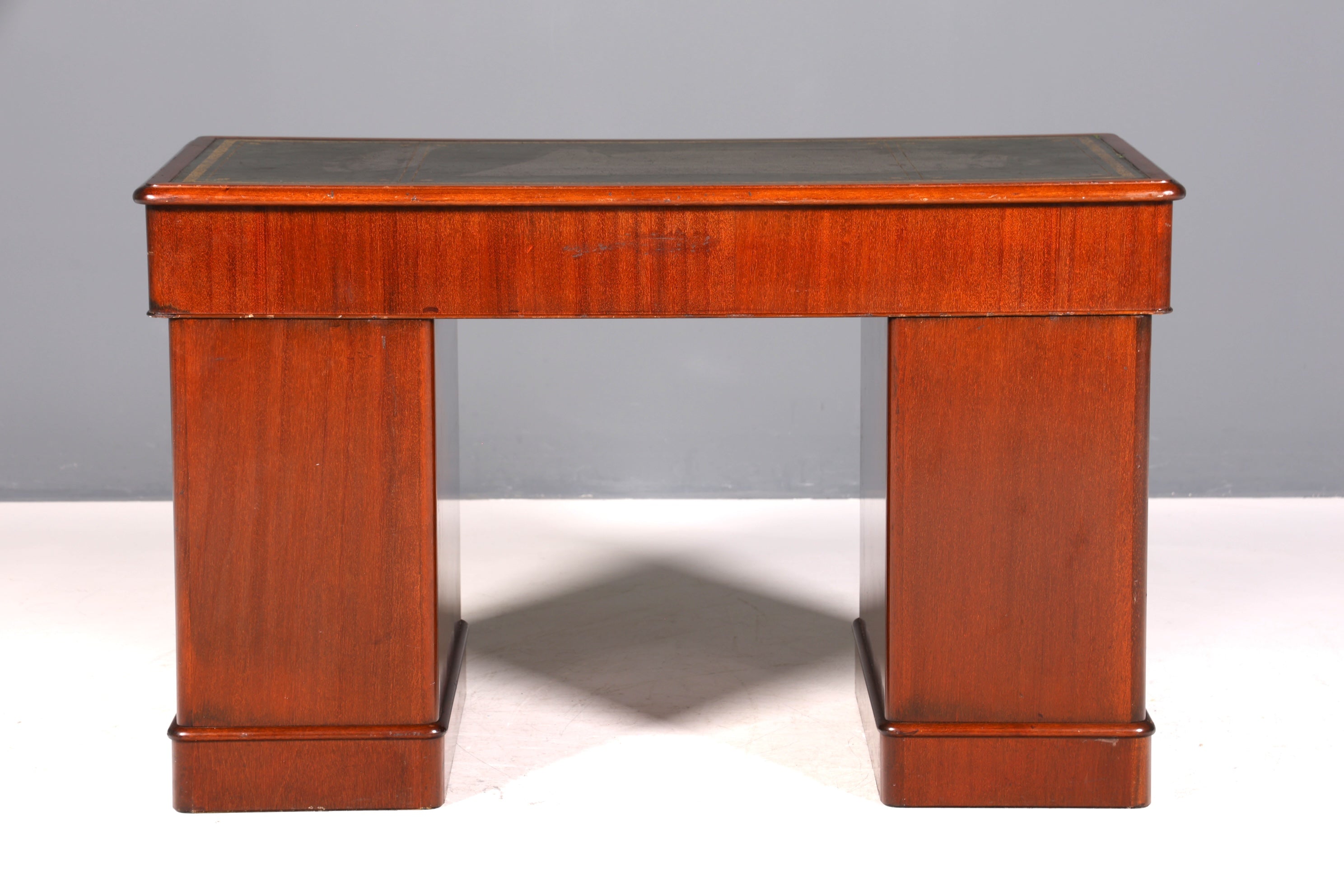 Dreamlike English desk with genuine leather top, antique style office desk