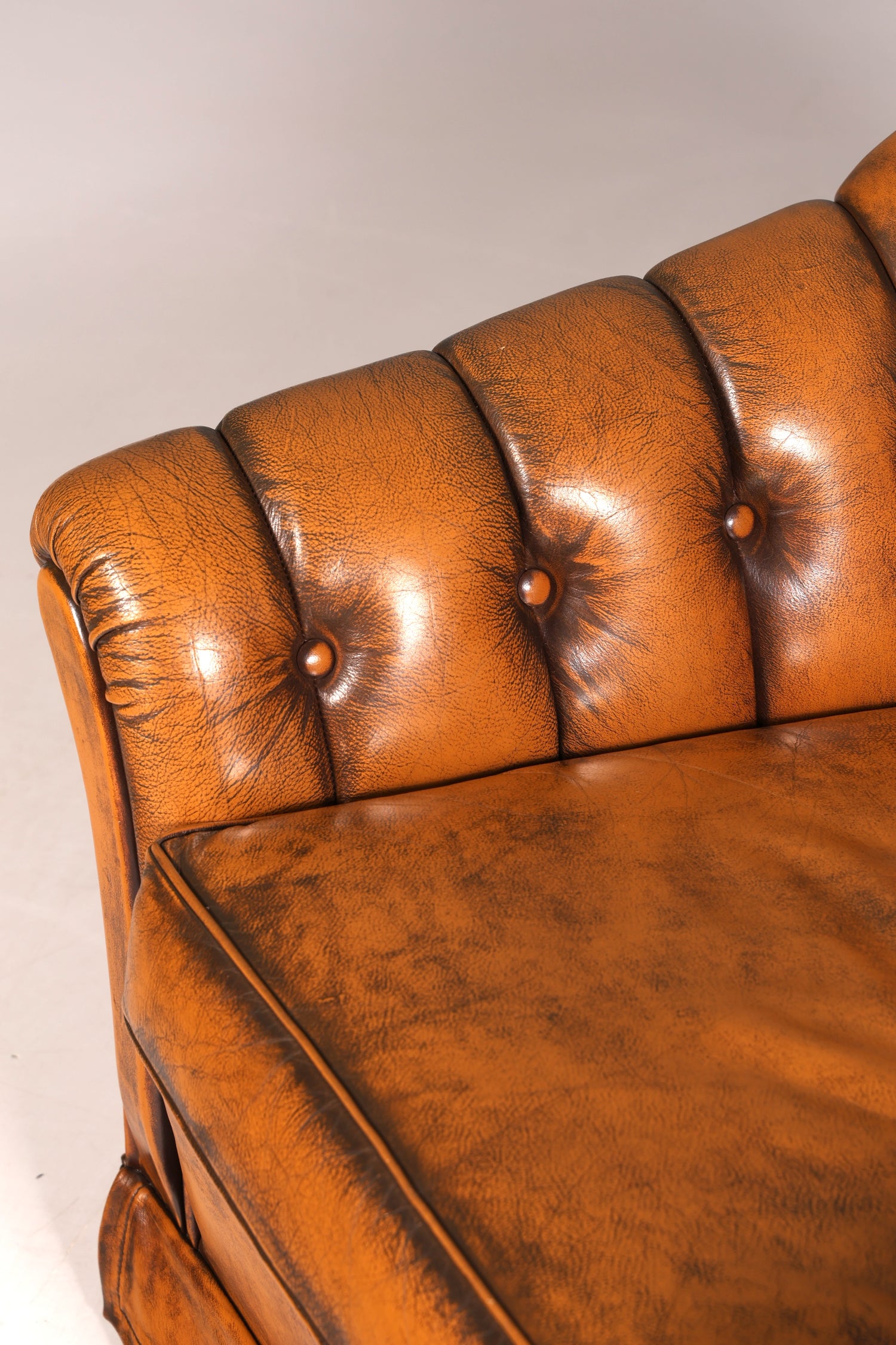 G150 Finish cm Stilvoller Original Chesterfield Sessel Englischer Armlehnsessel Englisch Herrensessel (Kopie 2)