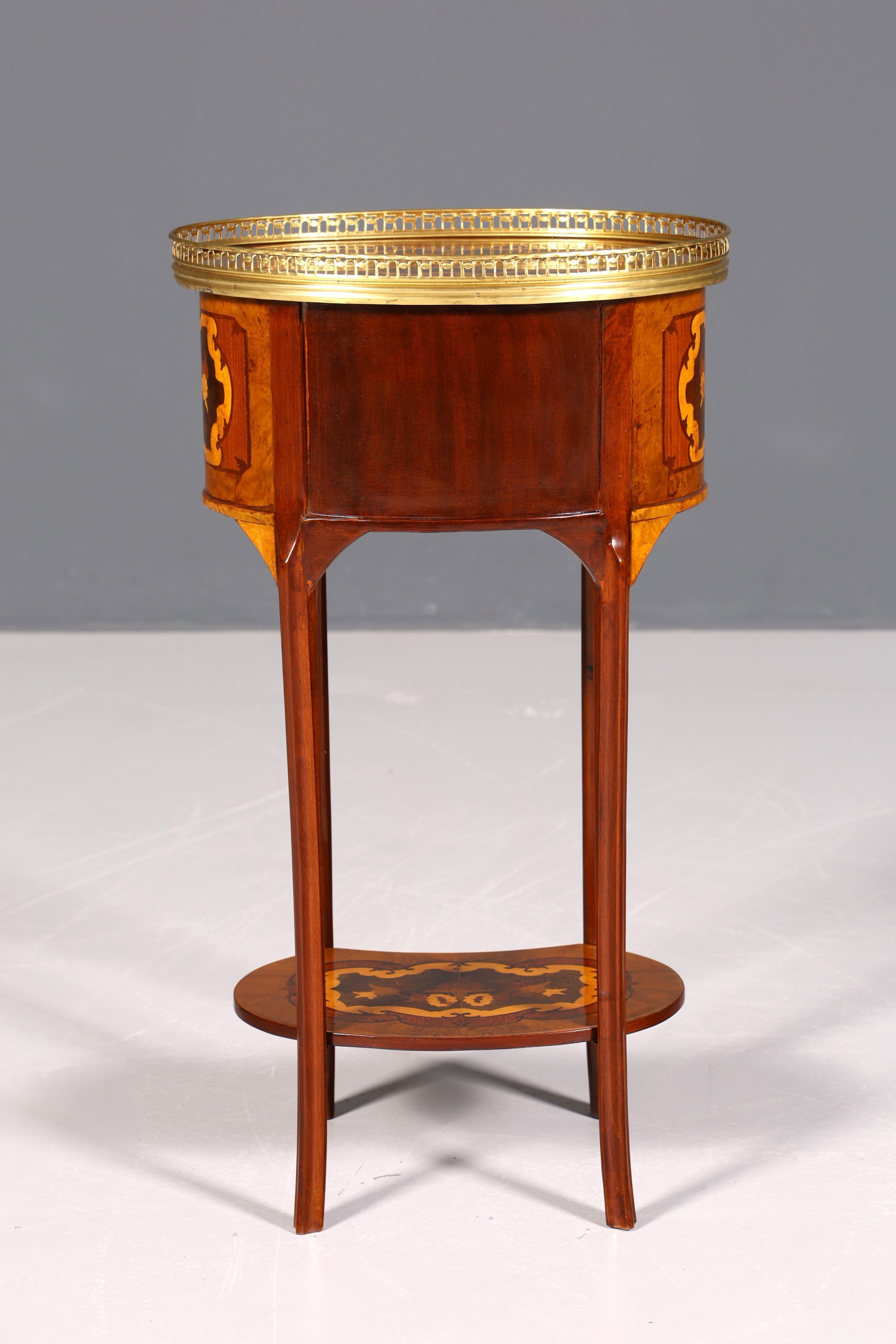 Traumhafter Barock Louis XV Stil Beistelltisch Ablagetisch massiv Kommode Antik Stil