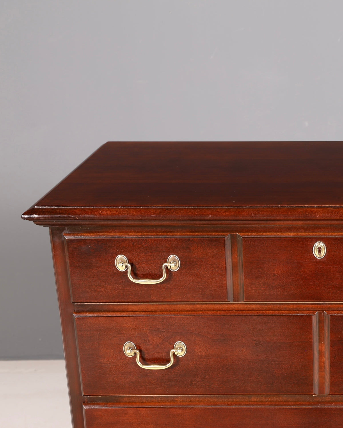 Elegante Drexel Heritage vertiko-ladekast in antieke Amerikaanse stijl, ladekast met laden, chiffonnière, linnenkast