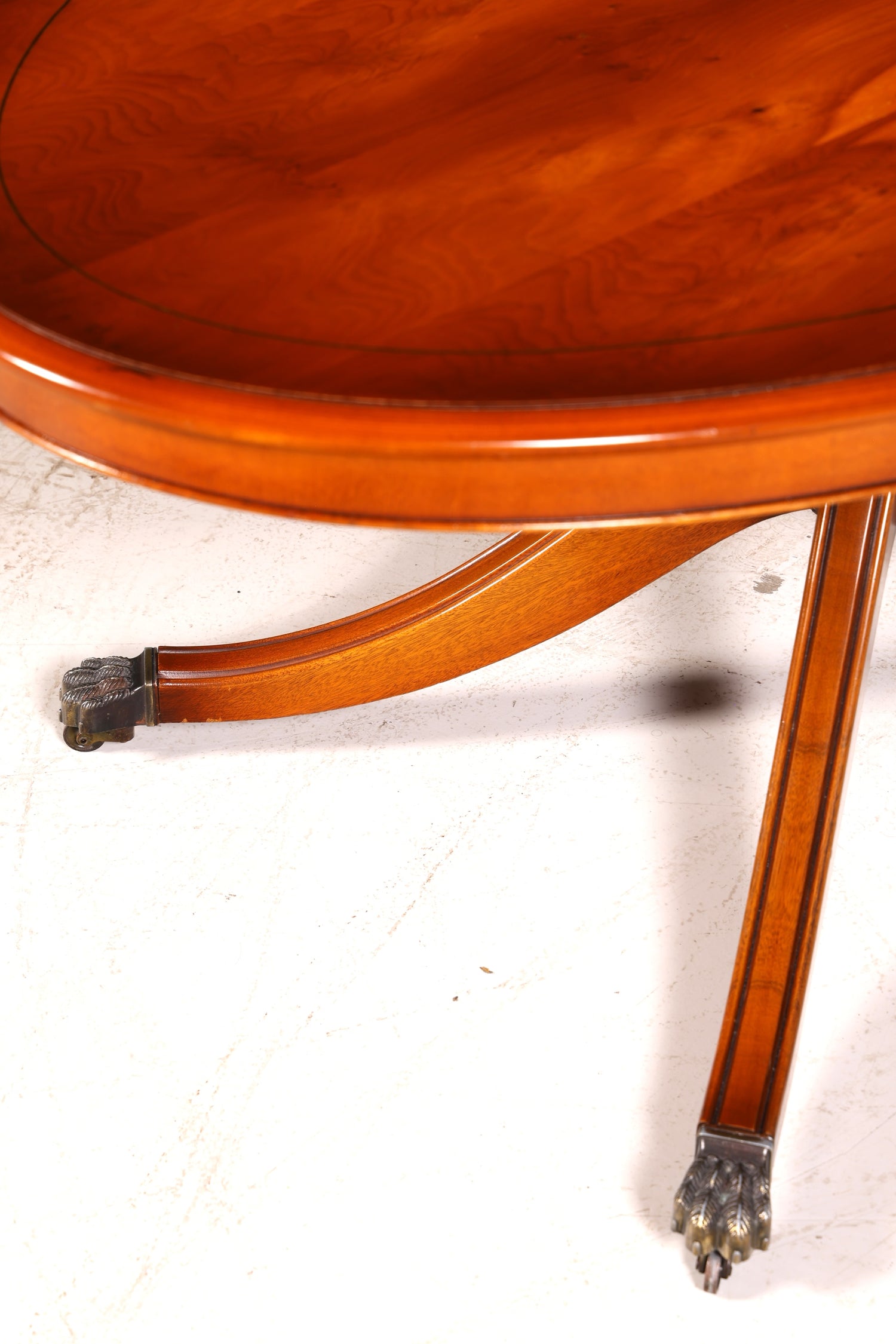 Traumhafter Englischer Couchtisch Oval Antik Regency Stil Ablagetisch Beistelltisch Massivholz