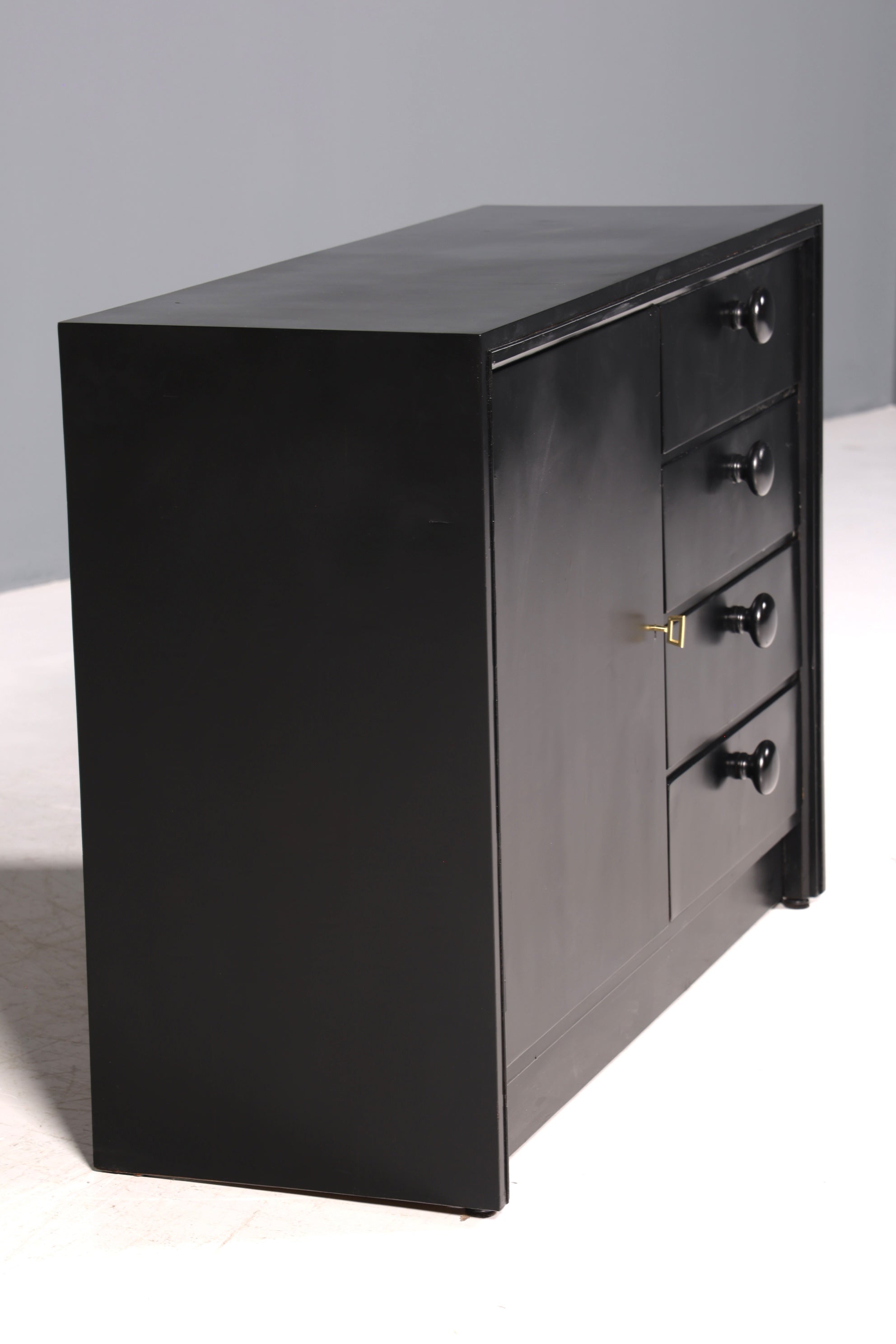 Beautiful Art Deco style sideboard circa 1940, chest of drawers, cabinet