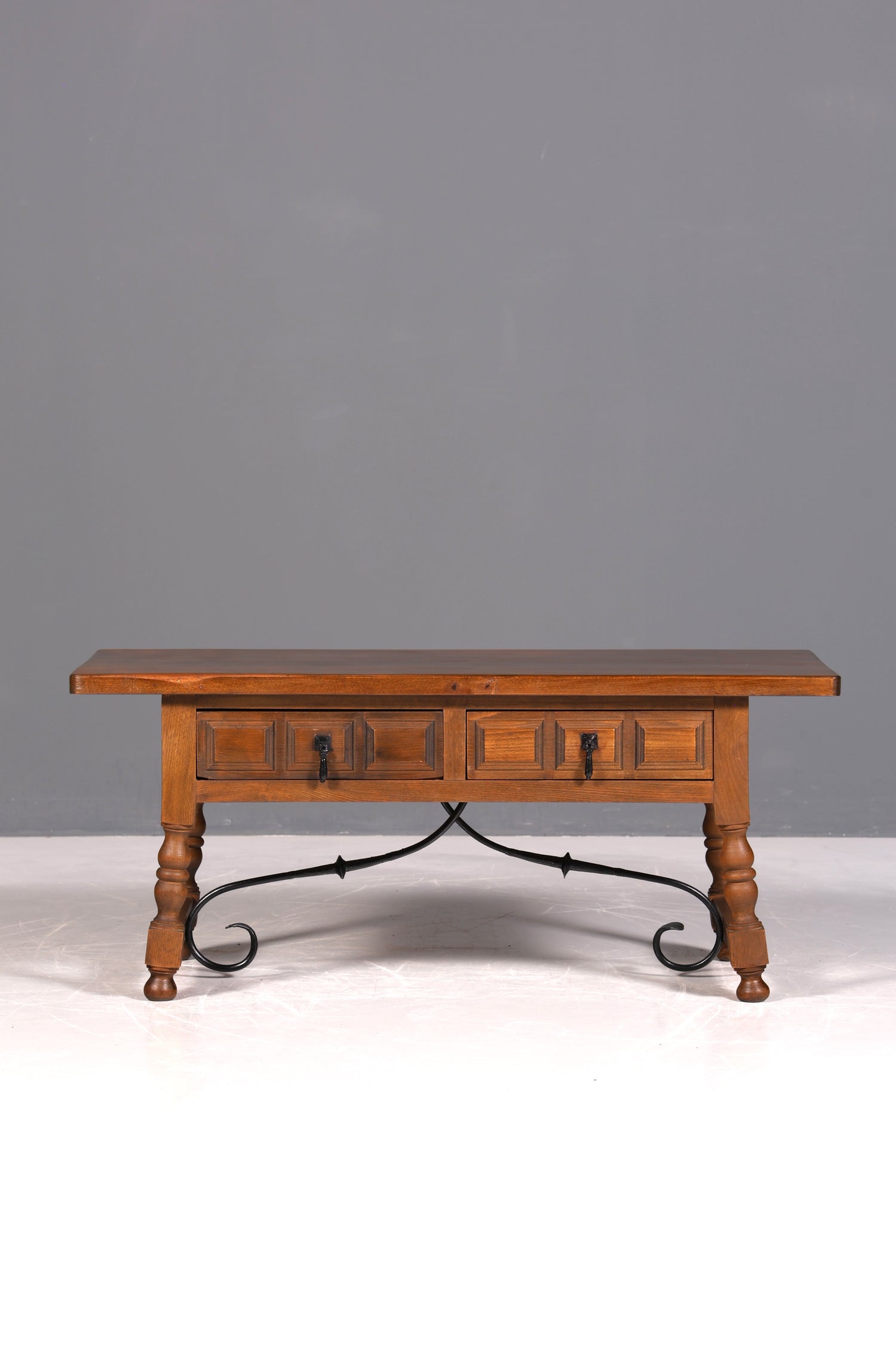 Beautiful Spanish table, real wood coffee table, rustic Spanish side table