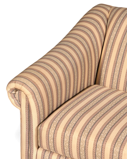 Hauptstadt Möblerei Drexel Heritage 3-Sitzer Sofa mit klassischem beigem Streifenmuster und gepolsterter Armlehne