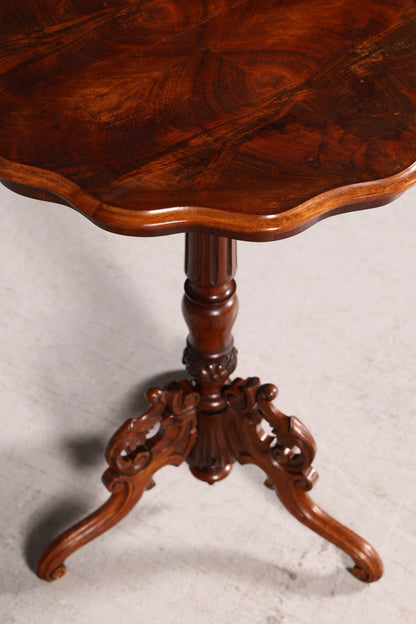 Filigraner Beistelltisch im Antik Stil Barock Ablagetisch Intarsien Beistelltisch Vintage Holz