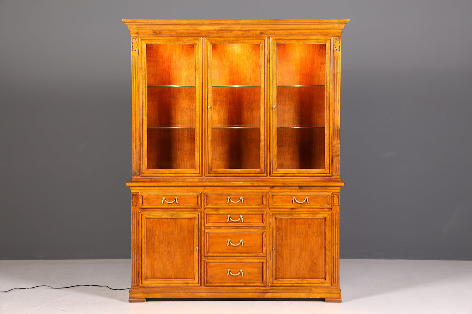 Wunderschöne Original Selva Vitrine Villa Borghese Antik Massivholz Buffet Schrank Bibliothek Glasvitrine Made in Italy
