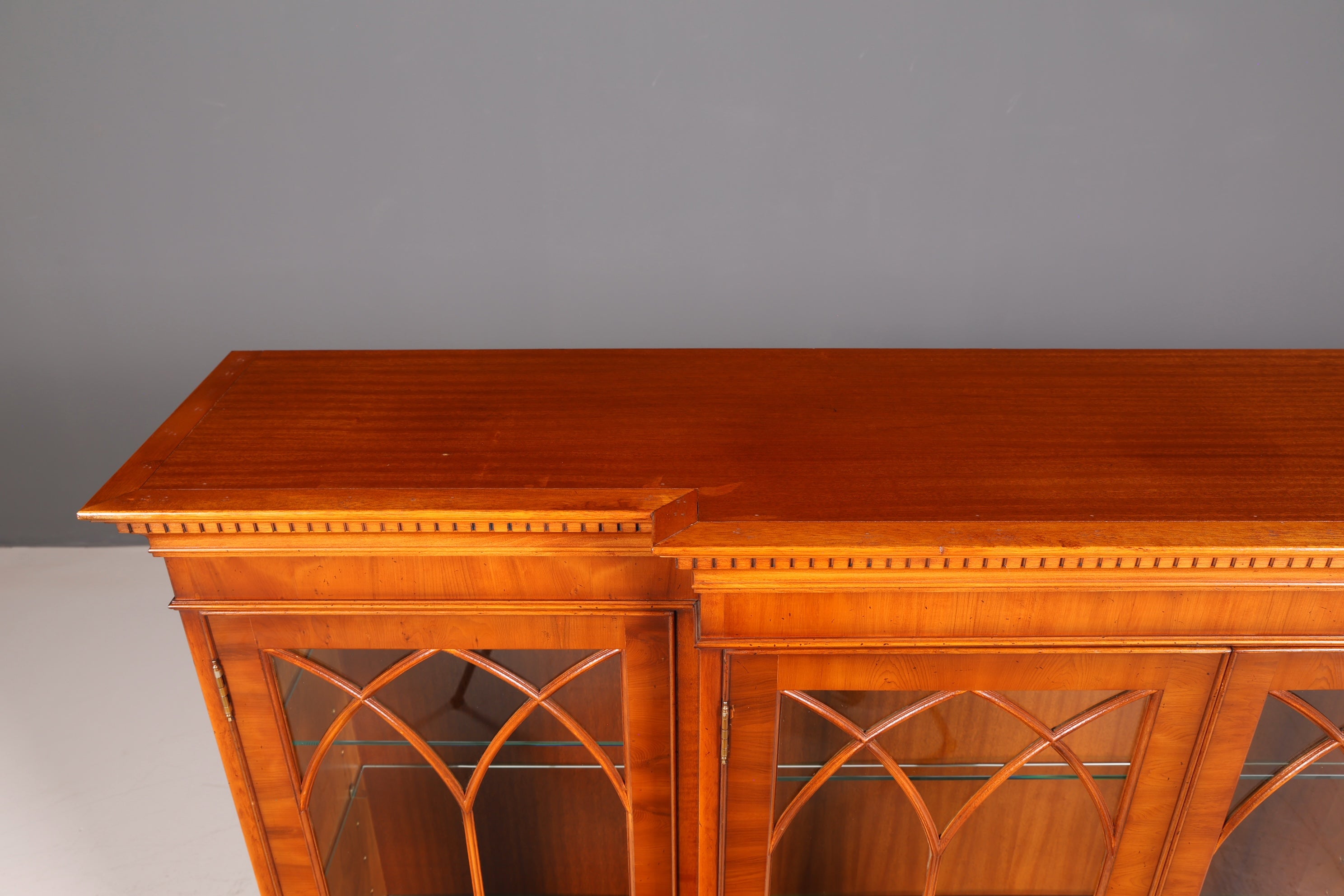 Beautiful English display cabinet, bookcase, library cabinet, display case, glass display cabinet, 60s Mid Century, china cabinet, highboard