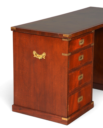 Hauptstadt Möblerei maritimer Schreibtisch im Military Chest Stil aus Holz mit Messingbeschlägen und Lederauflage