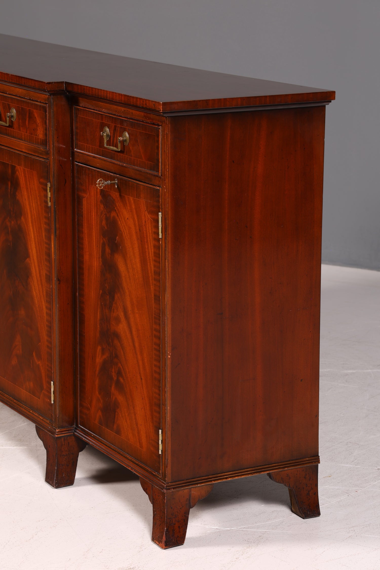 Wunderschönes Englisches Sideboard Mahagoni Schrank Antik Stil 60er Buffetschrank Kommode Anrichte Vintage