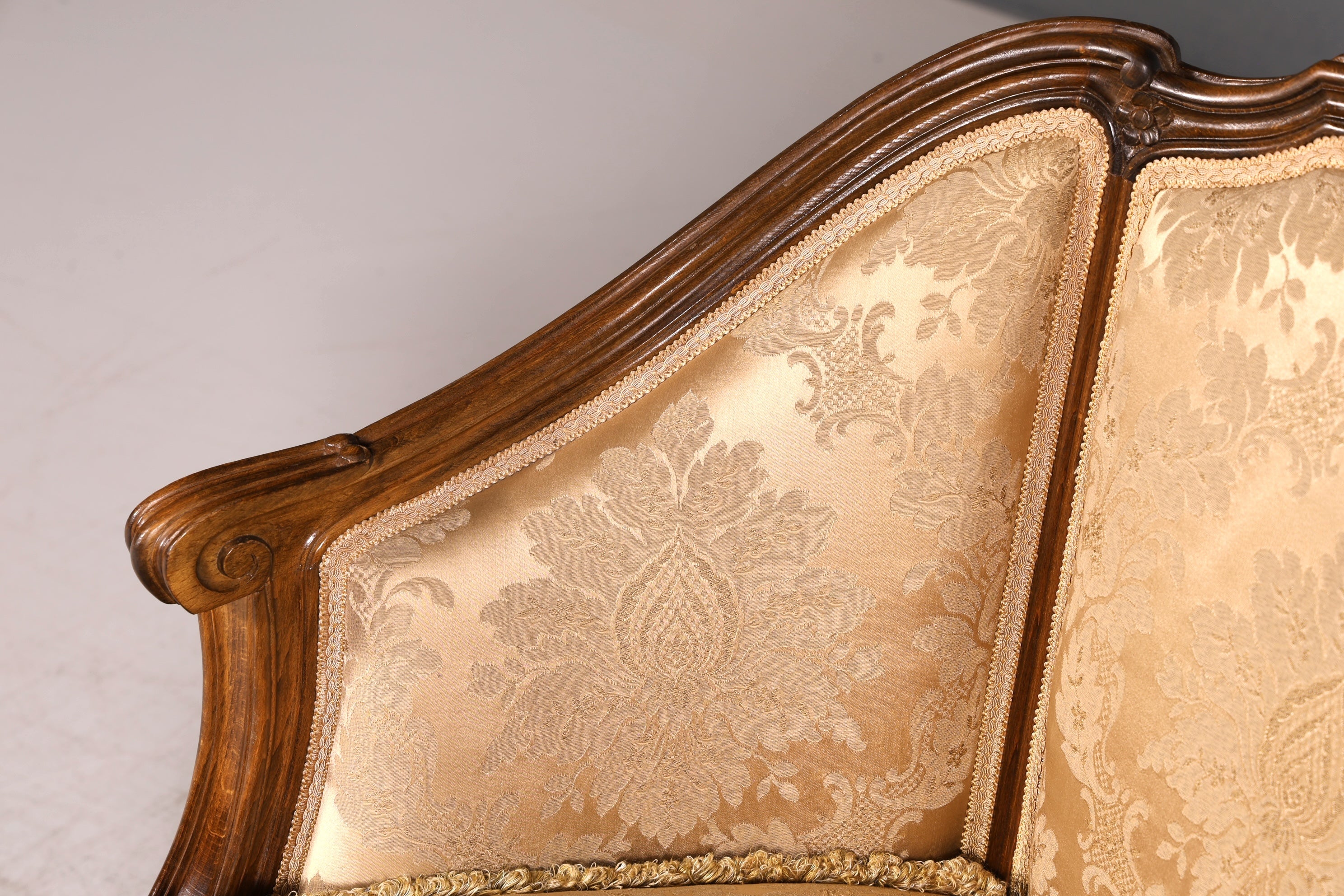 Edler Chippendale Armlehnsessel Barock Stil Samt Stoff Sessel Armchair Rococo Antik Polstersessel