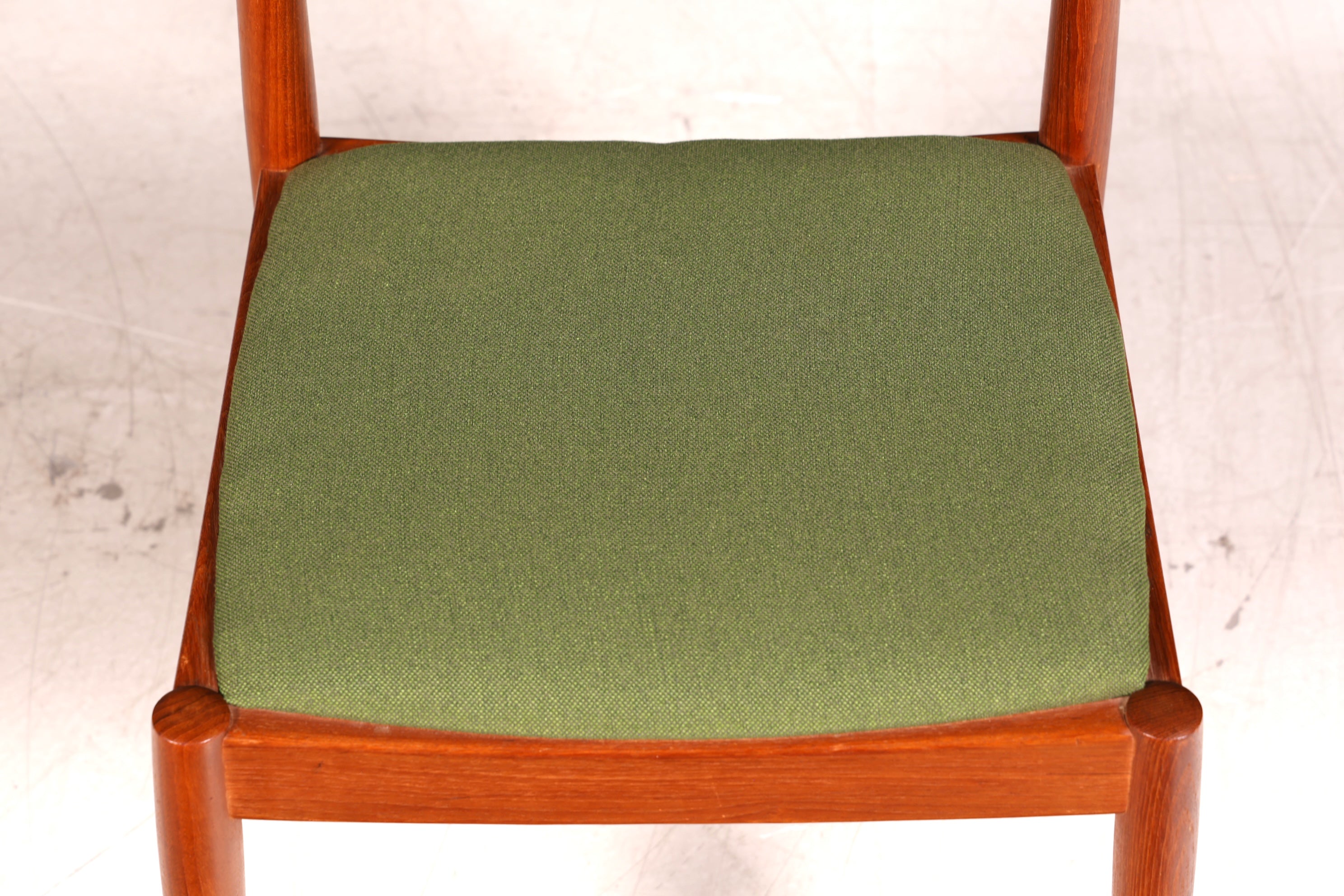 Dänischer Mid Century Esszimmerstuhl Teakholz Henning Kjærnulf Korup Stolefabrik 60er