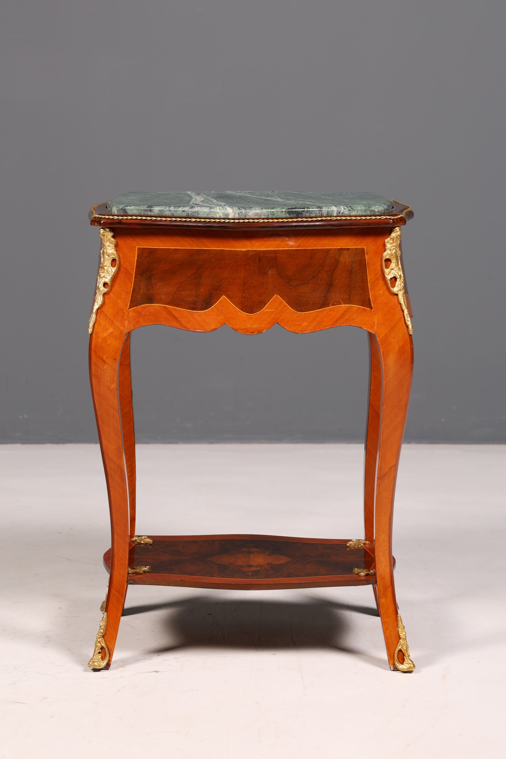 Prachtige Louis XV-bijzettafel in barokstijl, marmeren commode en telefoontafel