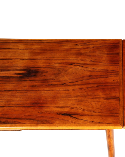 Hauptstadt Möblerei Mid Century Esstisch aus Echtholz mit markanter Maserung in Vintage Optik