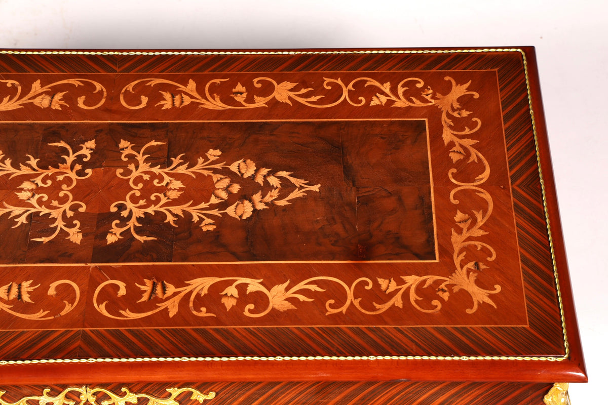 Prachtige barokke salontafel met inlegwerk, antiek messing, voor de woonkamer