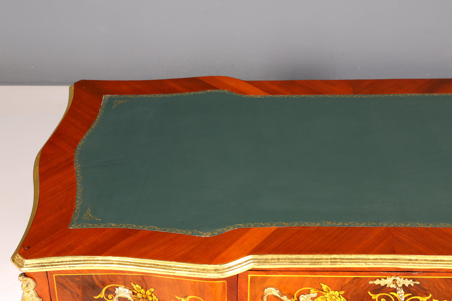 Prächtiger Louis XV Stil Schreibtisch French Desk Antik Stil Bürotisch Echt Holz Messing