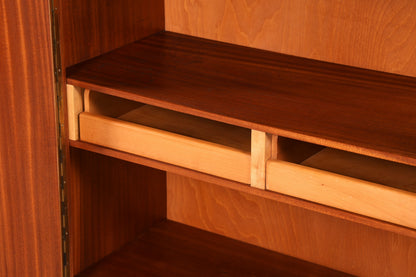 Prachtige mid-century kast uit de jaren 60, waskast, archiefkast, commode, vertiko, highboard, vintage