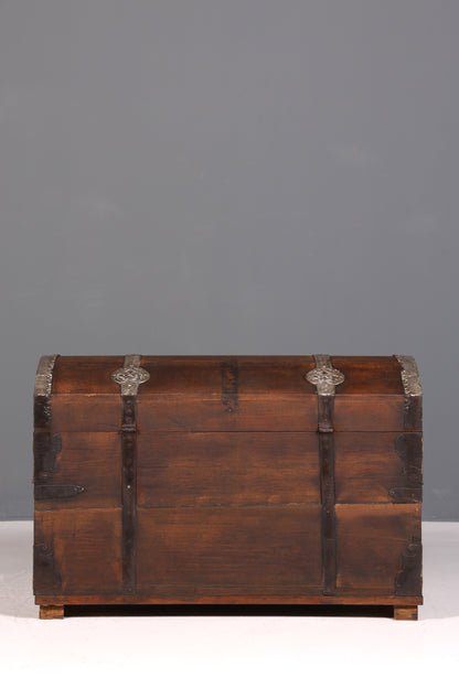 Magnificent original Baroque chest circa 1758, linen chest, solid oak wood, dowry chest, antique box
