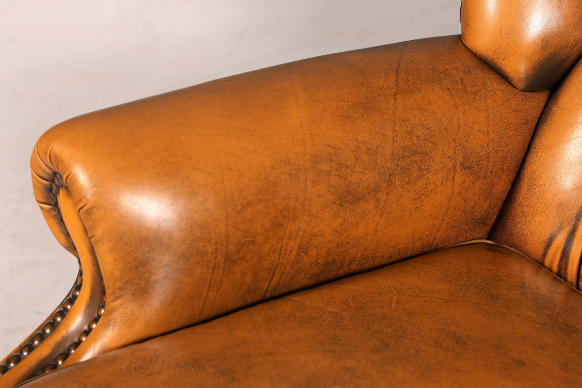 Prachtige originele Chesterfield-oorfauteuil van echt Engels leer, herenfauteuil, relaxfauteuil met ligfunctie, vintage