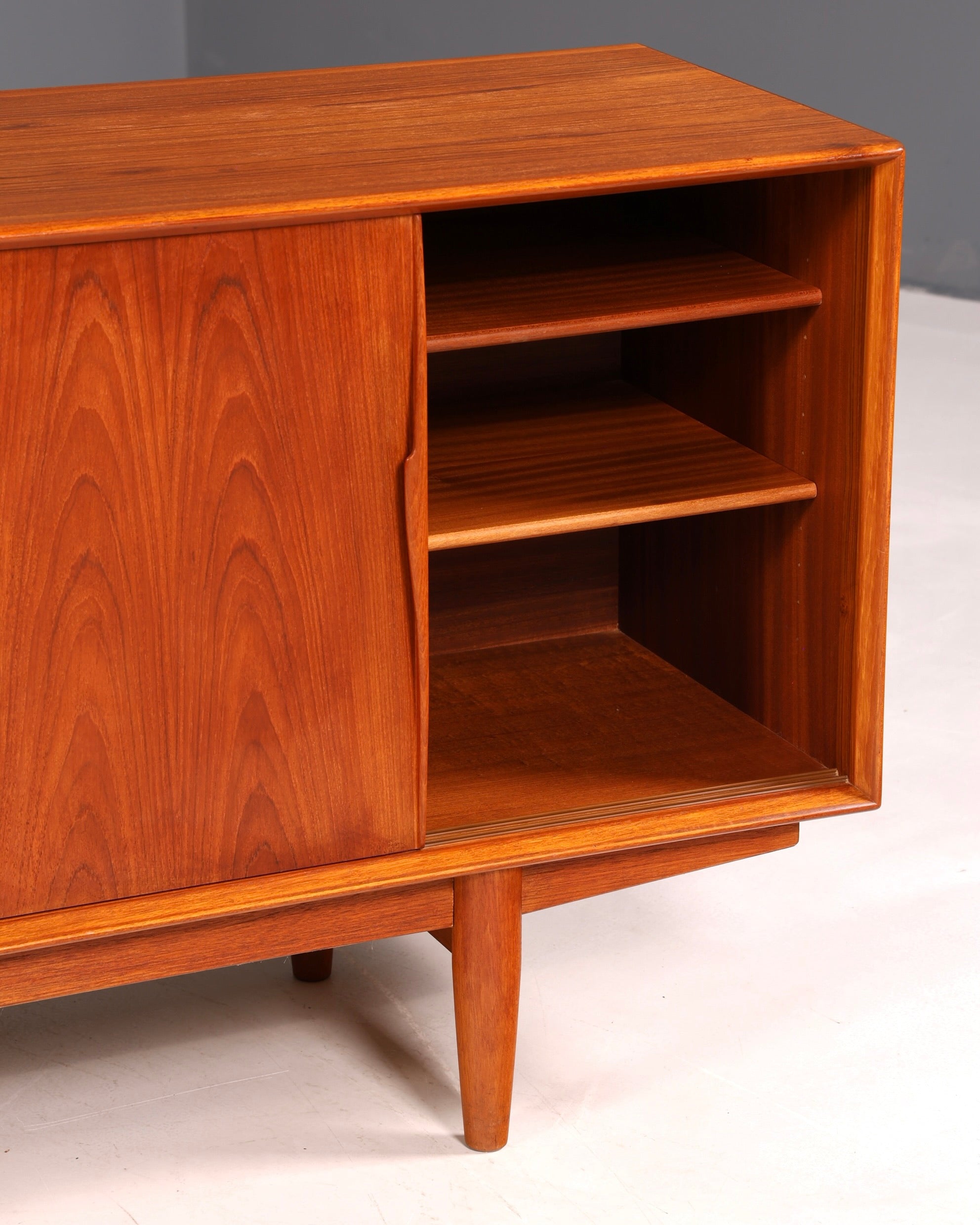 Prachtig Dyrlund-dressoir van teak, Deens mid-centurydesign, vintage kast en commode