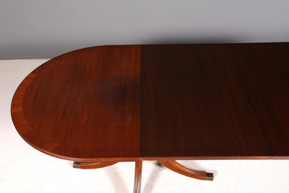 Beautiful English extendable dining table antique style 60s kitchen table mahogany