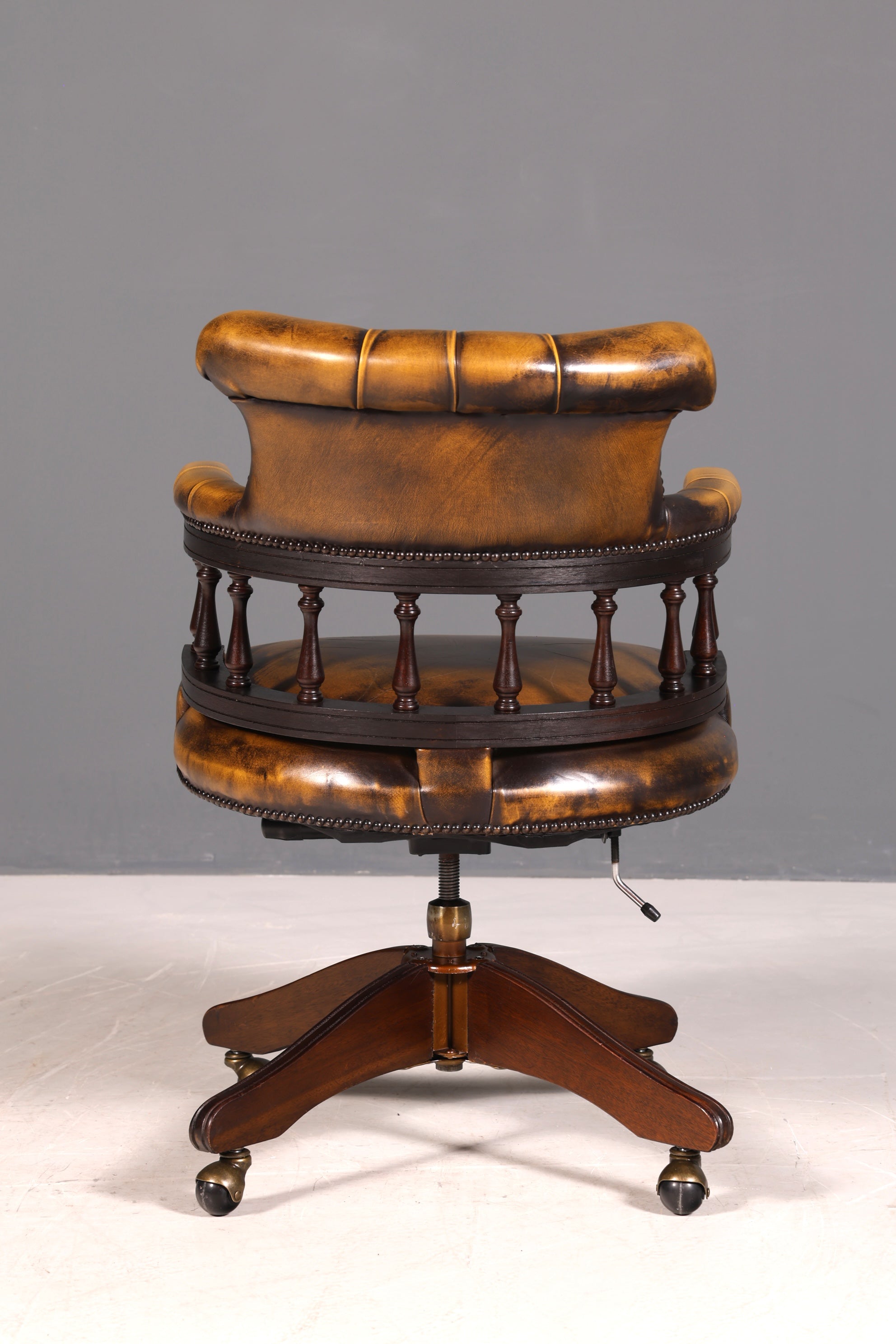 Original Chesterfield Centurion Captain Chair Englisch grün echt Leder Sessel Bürostuhl Office Chair