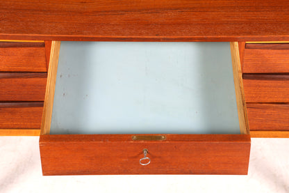 G227 Finish Wunderschöner Mid Century Schreibtisch Danish Design Teak Holz Bürotisch Vintage Office Table (Kopie)