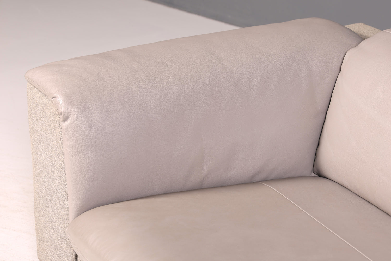 Wunderschönes Sofa der Marke Ligne Roset Grau Echtleder &amp; Stoff Couch Designer Sofa Wohnzimmer