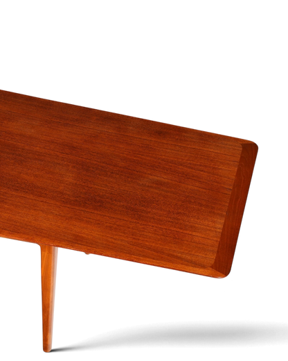 Hauptstadt Möblerei Mid-Century Couchtisch aus braunem Echtholz mit eleganter Tischplatte und konischen Beinen