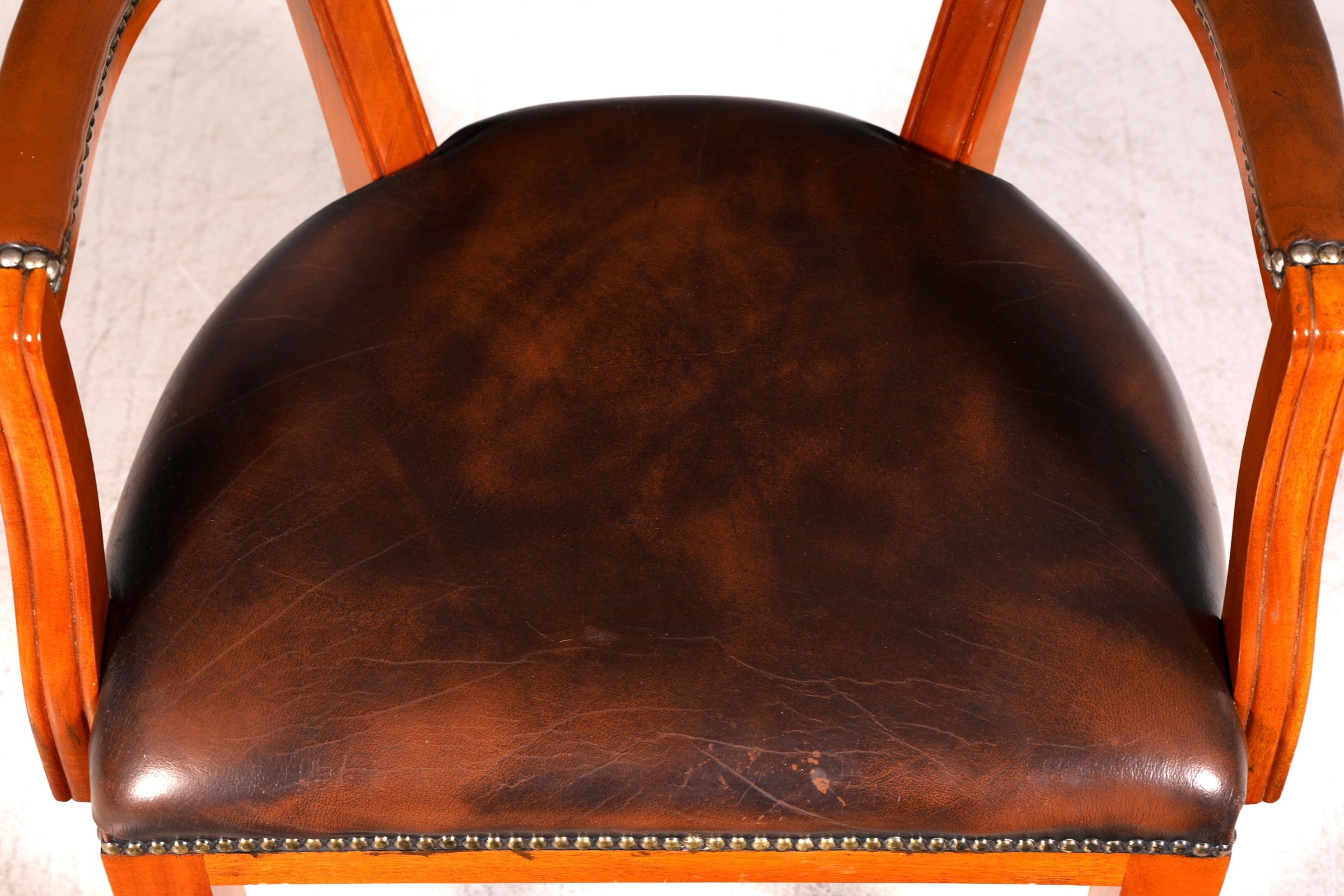 Wunderschöner Chesterfield Armlehnstuhl Braun Echt Leder Englisch Bürostuhl Schreibtischstuhl Sekretär Stuhl Court Chair 1 von 4