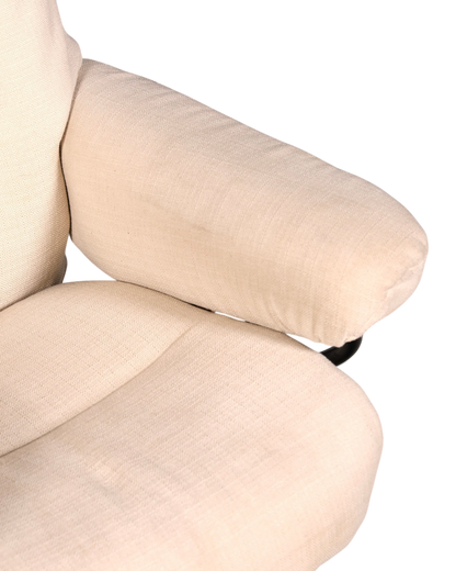 Hauptstadt Möblerei H843 Sessel in Beige mit weichem Stoffbezug und schwarzem Metallgestell
