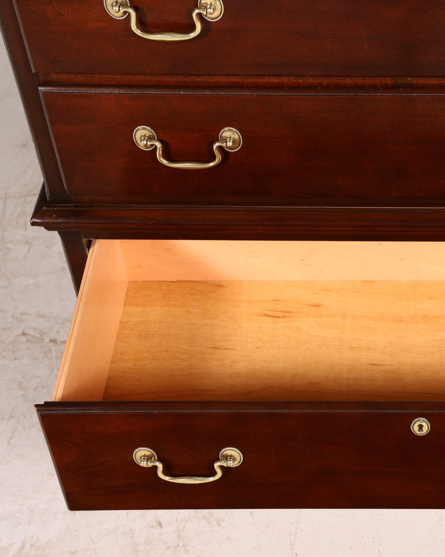 Elegante Drexel Heritage vertiko-ladekast in antieke Amerikaanse stijl, ladekast met laden, chiffonnière, linnenkast