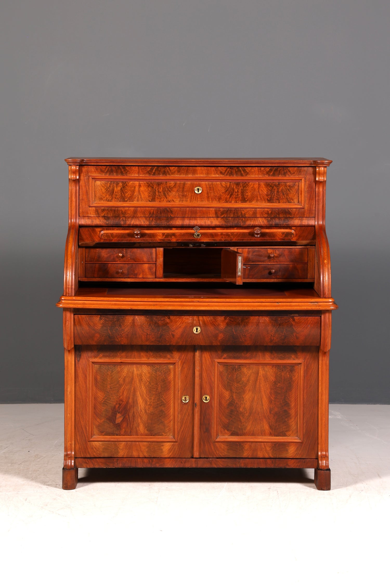 G272 Finish cm Beeindruckender Louis Philippe Sekretär Antik Rollladen Sekretär Schreibtisch Nussbaum Aufsatzsekretär (Kopie)