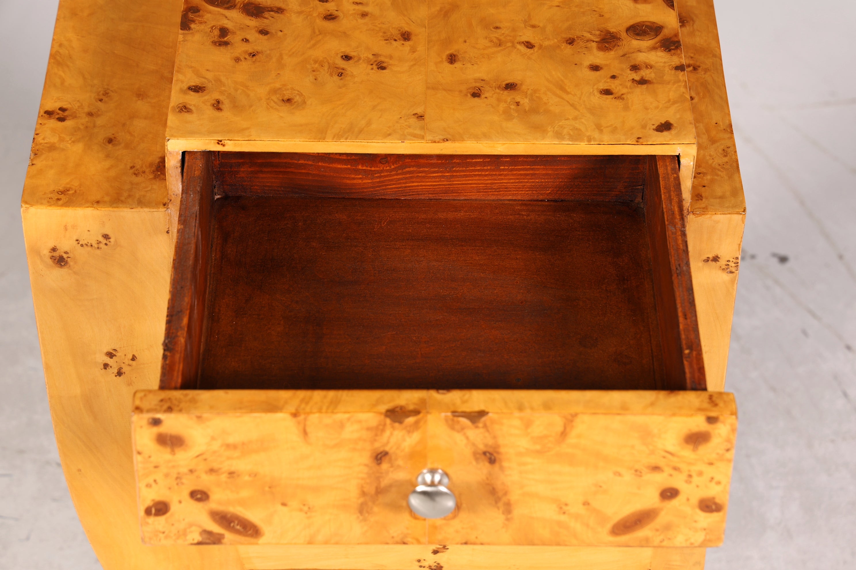 Wunderschöner Art Deco Stil Beistelltisch (Links) - Eleganter Ablagetisch für Ihr Zuhause