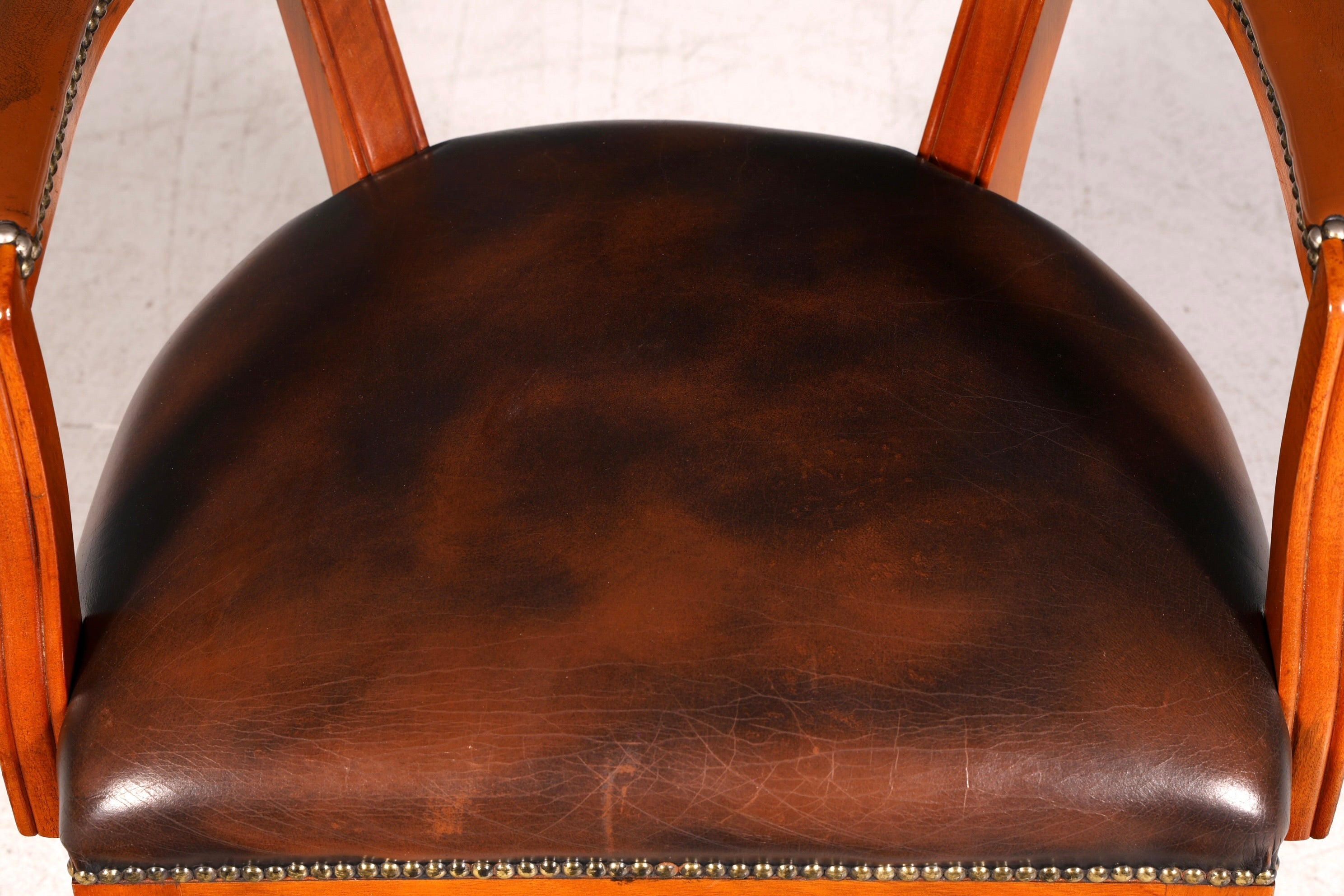 Wunderschöner Chesterfield Armlehnstuhl Braun Echt Leder Englisch Bürostuhl Schreibtischstuhl Sekretär Stuhl Court Chair 2 von 4