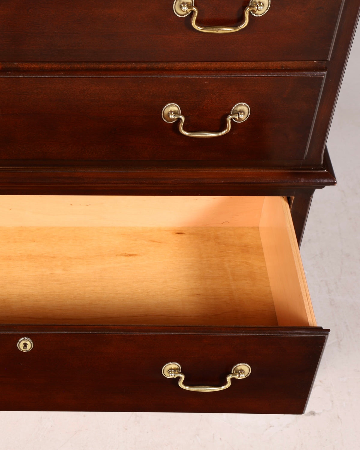 Elegante Drexel Heritage vertiko-ladekast in antieke Amerikaanse stijl, ladekast met laden, chiffonnière, linnenkast