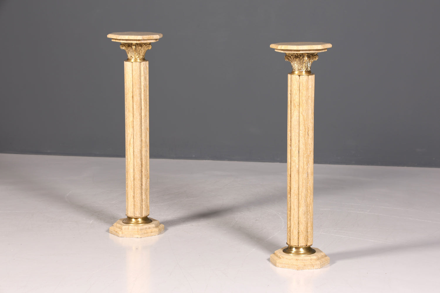 Wunderschöne Barock Stil Säule Louis XV Marmor Blumensäule Naturstein Beige Sockel Ablage 1 von 2