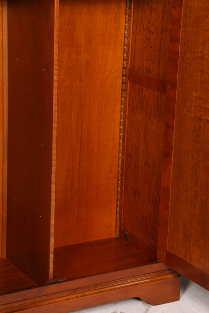 Edler Original Selva Kleiderschrank Kirschholz Dielenschrank Schlafzimmerschrank Wäscheschrank Italienische Möbel Vintage