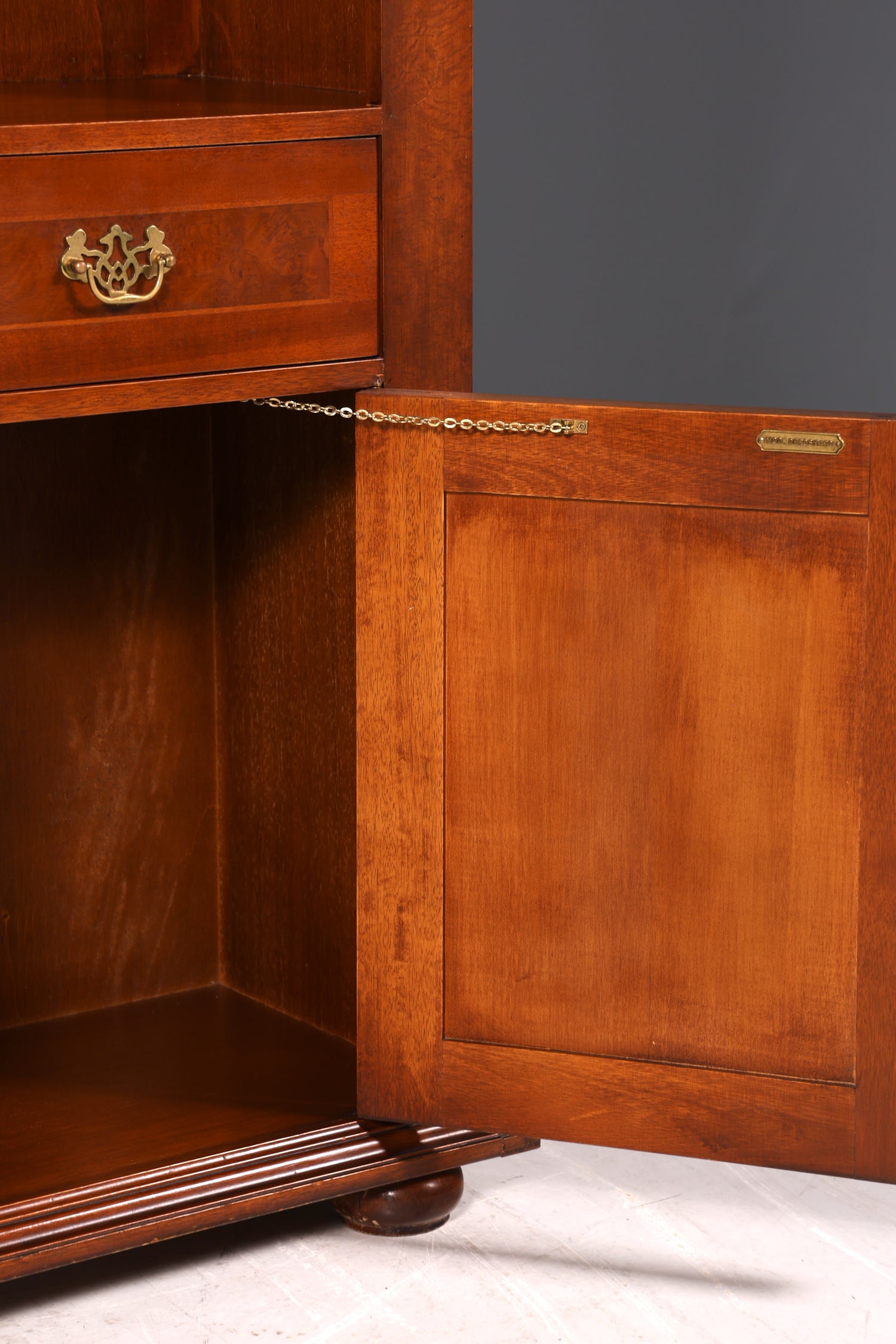 F940 Finish Bücherregal Antik Stil 60s