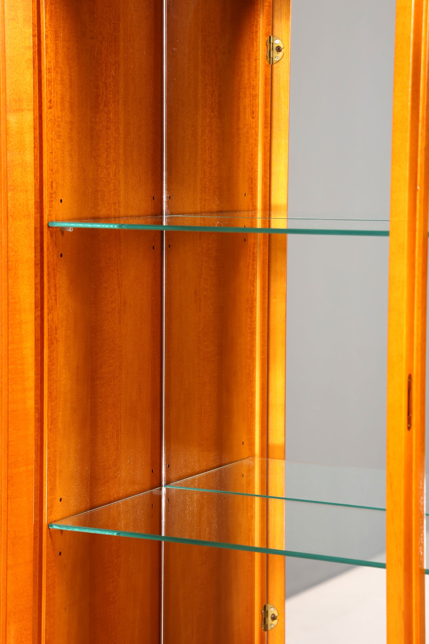 Wunderschöne Englische Vitrine Bücherschrank Buffet 60s Glasvitrine Bibliothek Regal Schrank Vintage